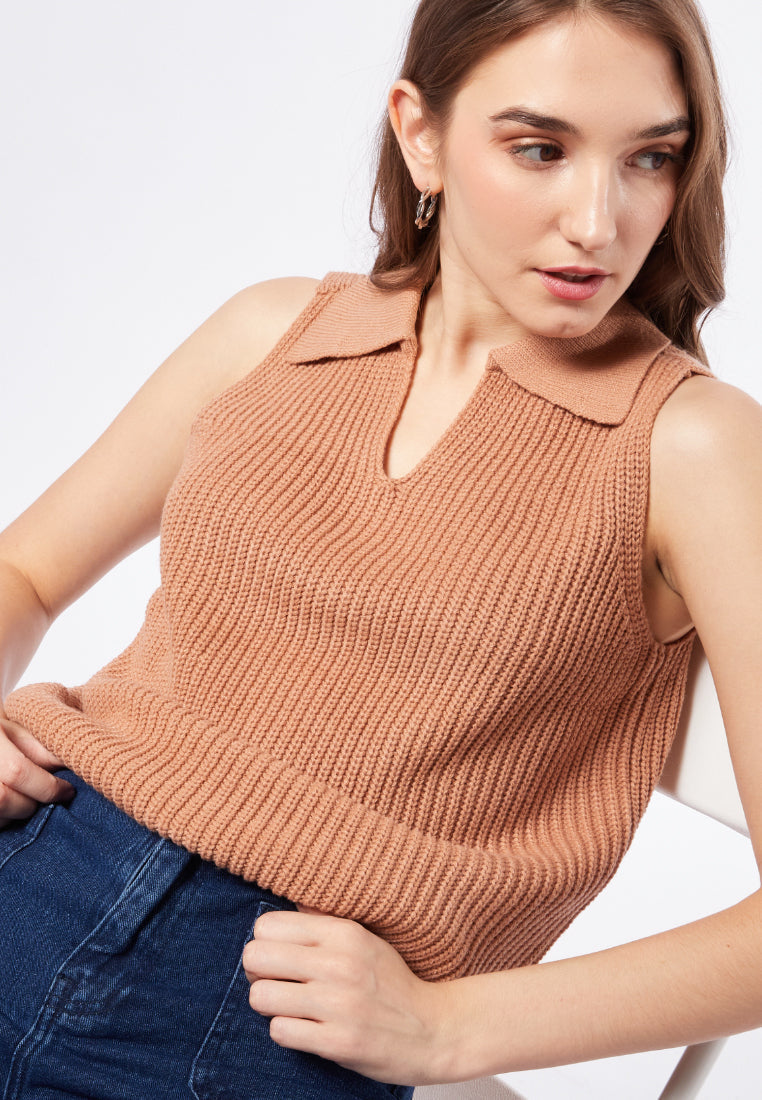 Sleeveless Top with Polo Collar