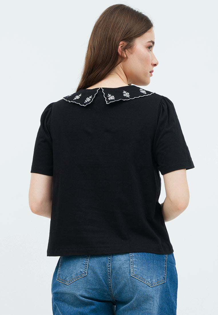 Boxy Top with Embroidered Collar