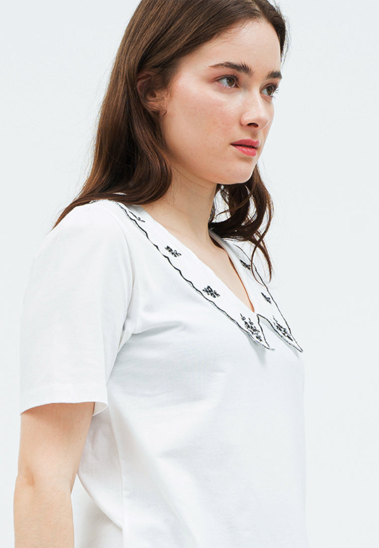 Boxy Top with Embroidered Collar