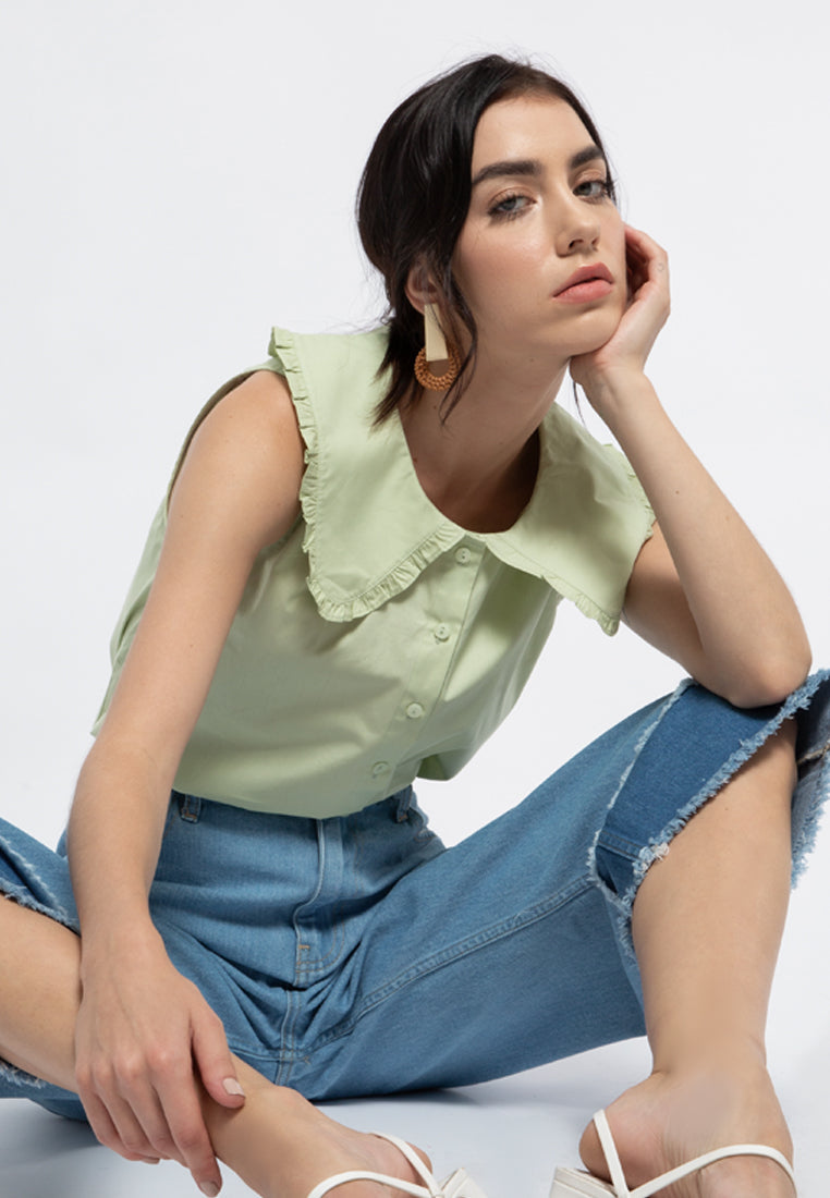 Wide Collar Sleeveless Blouse