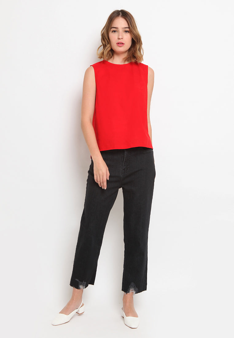 Round Neck Sleeveless Blouse