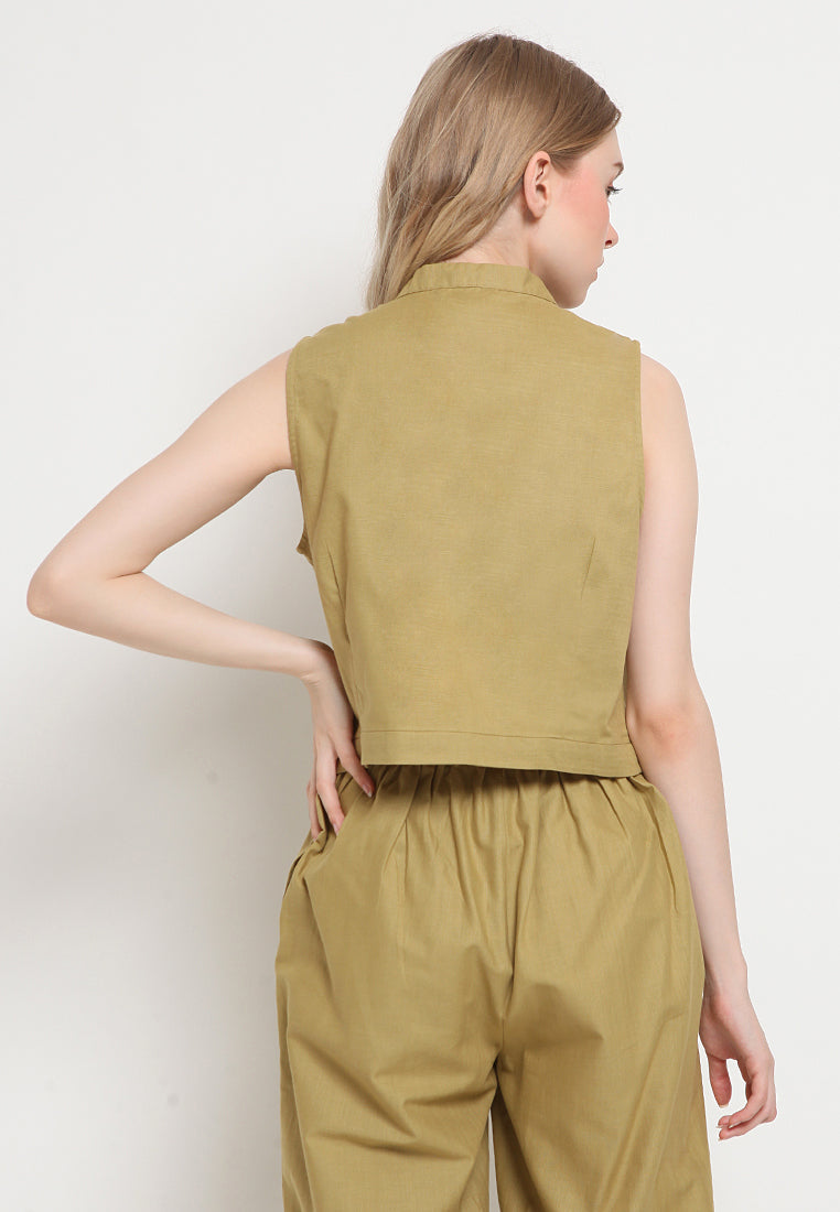 Mandarin Collar Sleeveless Blouse