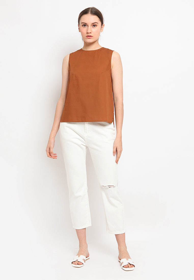 Round Neck Sleeveless Blouse