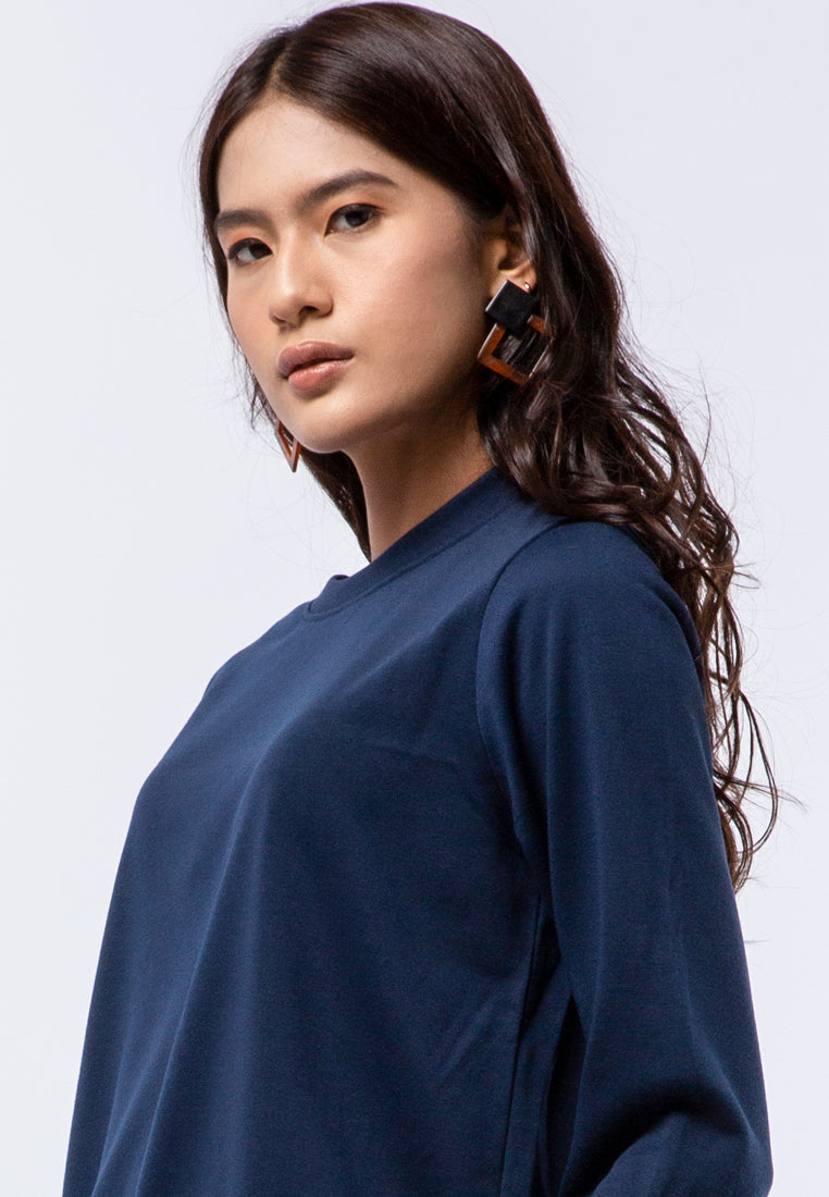 Long Sleeve Sweatshirt with Twist Details