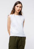 Sleeveless T-shirt