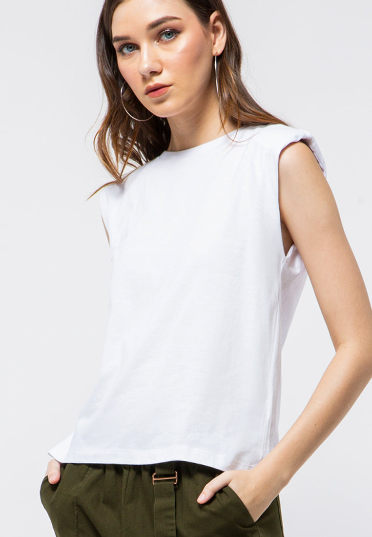 Sleeveless T-shirt