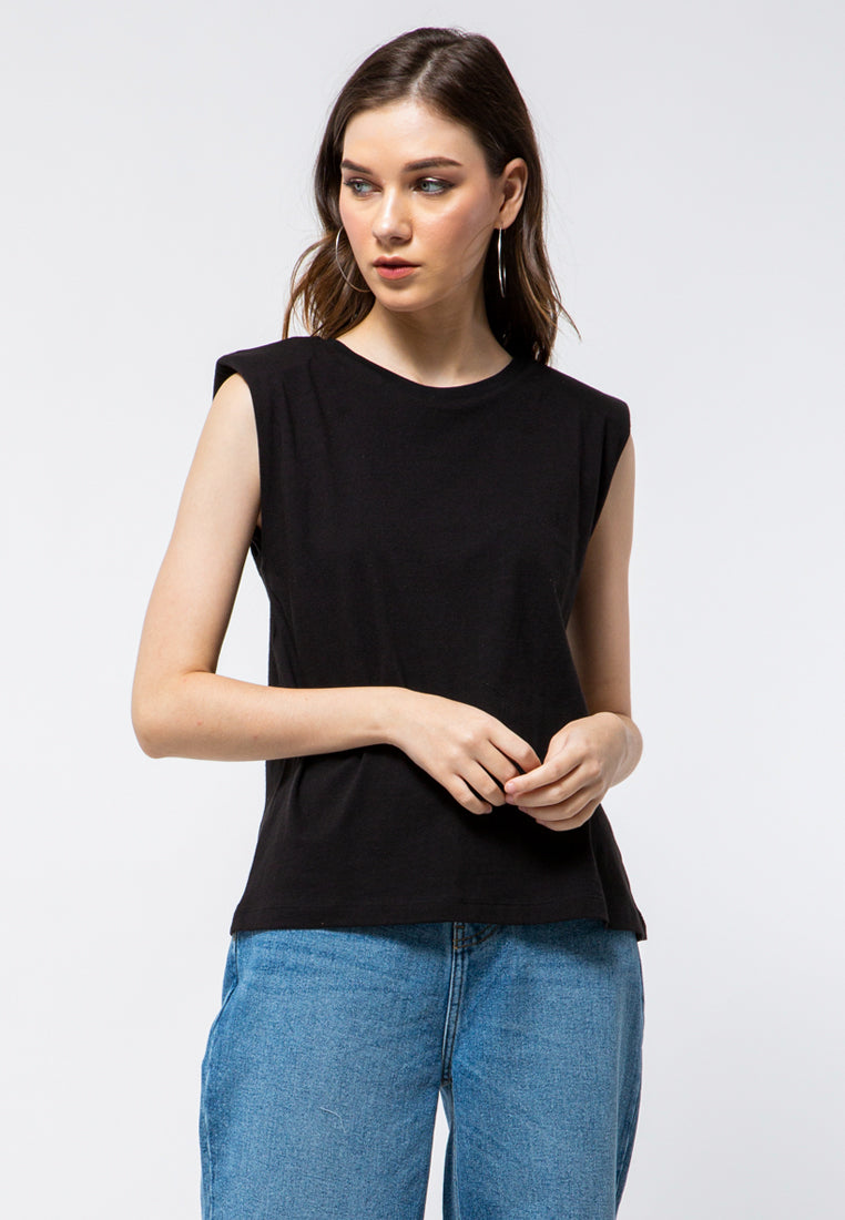 Sleeveless T-shirt