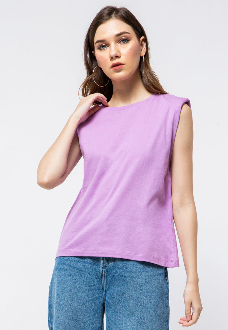 Sleeveless T-shirt