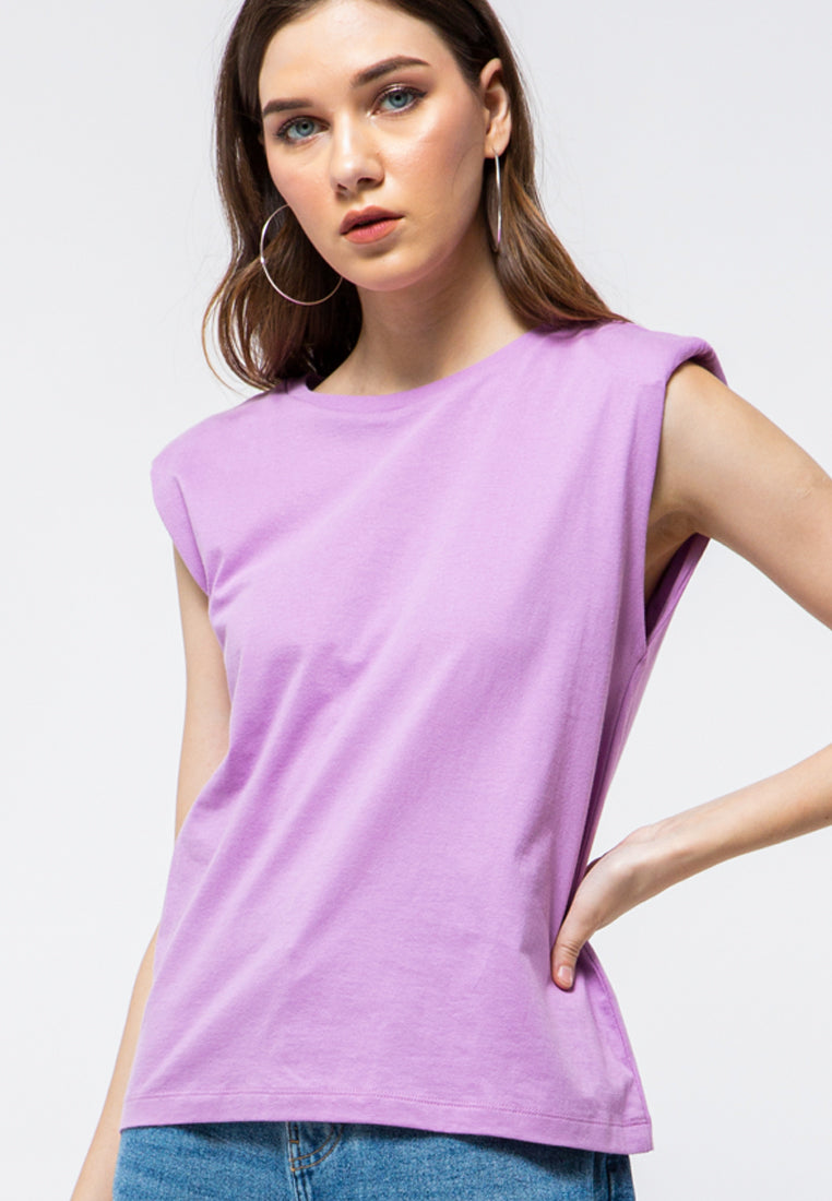 Sleeveless T-shirt