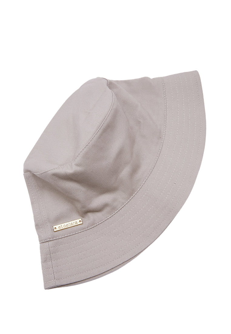 Plain Bucket Hat with Metal Logo