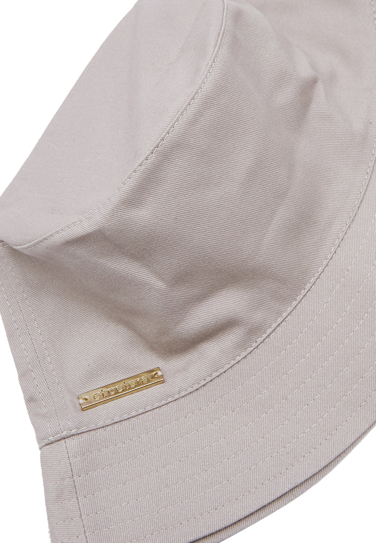 Plain Bucket Hat with Metal Logo