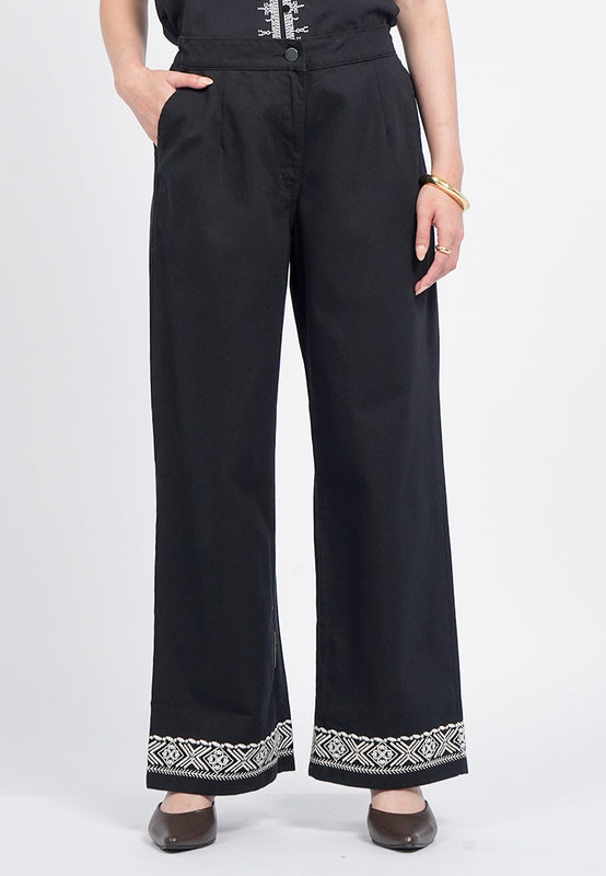Contrast Embroidery Straight Pants