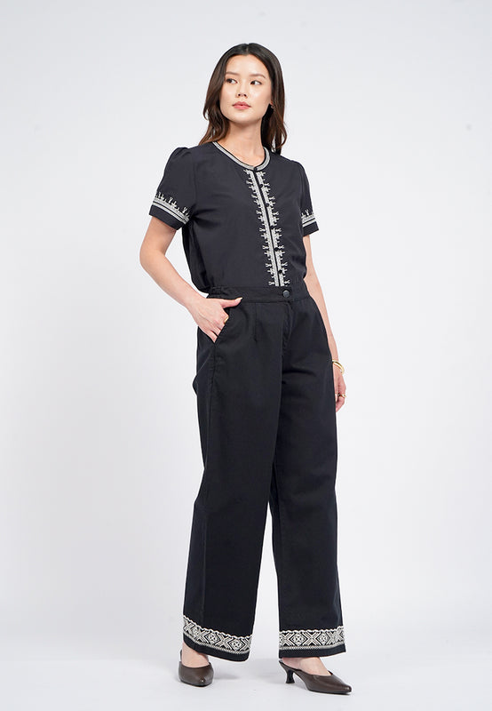 Contrast Embroidery Straight Pants