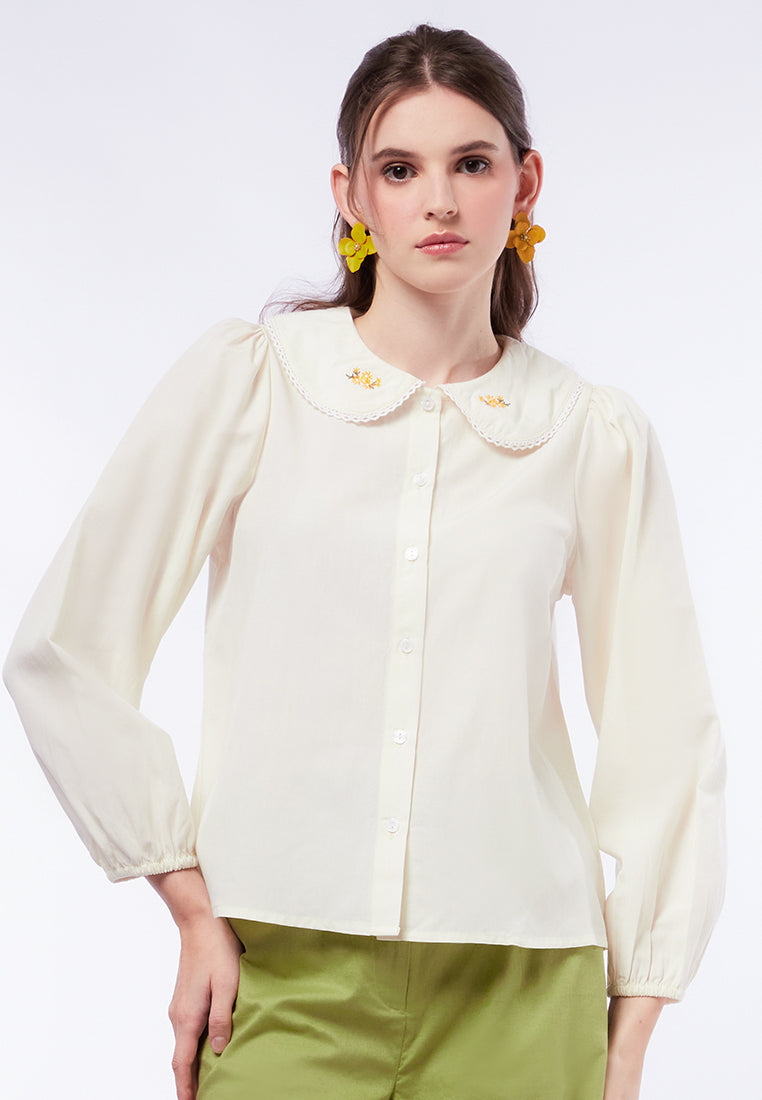 Embroidered Round Collar Loose Blouse