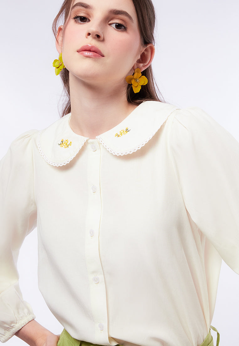 Embroidered Round Collar Loose Blouse