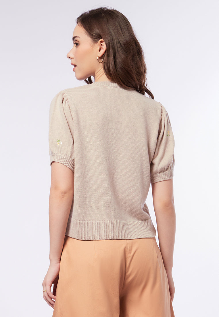 Embroidered Puff Sleeves Knit Top