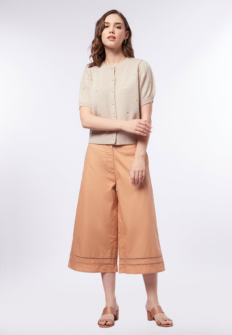 Embroidered Puff Sleeves Knit Top