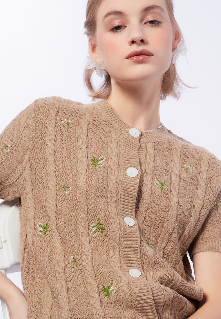 Embroidered Round Neck Knit Top