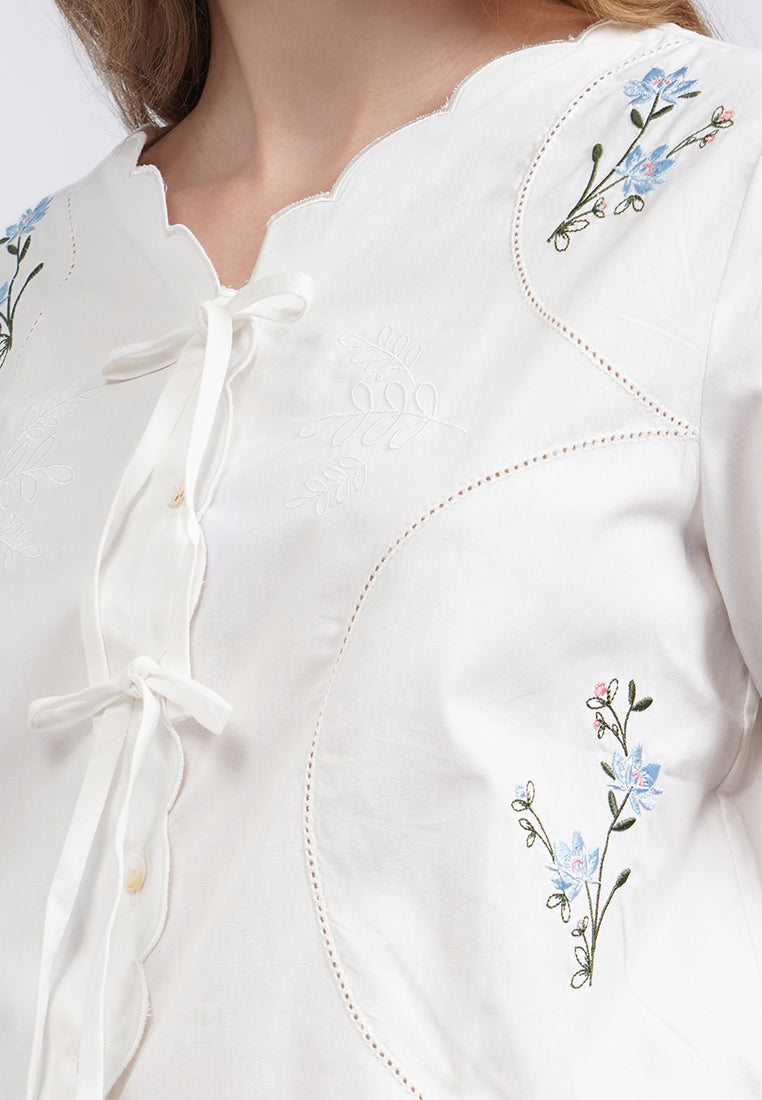 Embroidered Short Sleeve Blouse