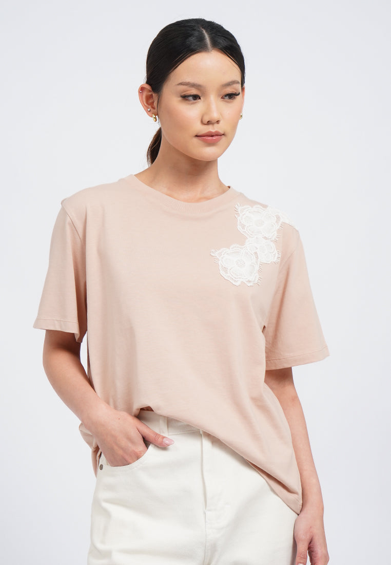 Flower Details Short Sleeve T-Shirt