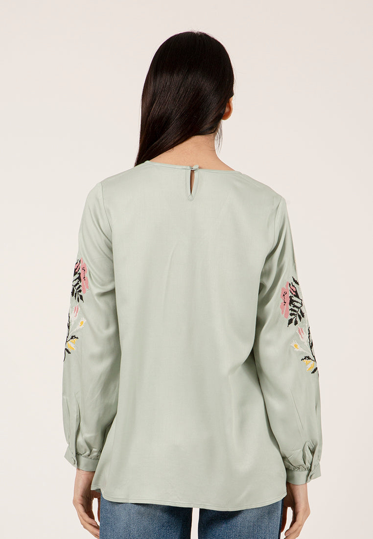 Loose HiLo Blouse