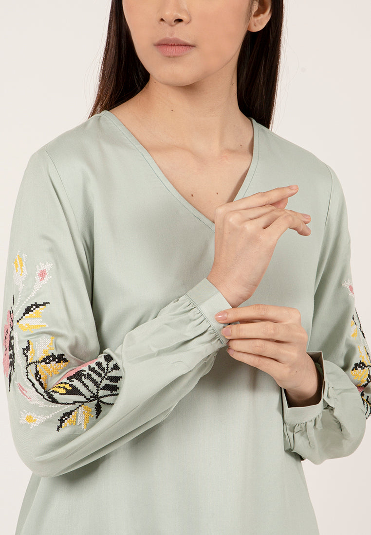 Loose HiLo Blouse