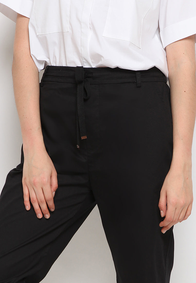 Tapered Fit Crop Pants