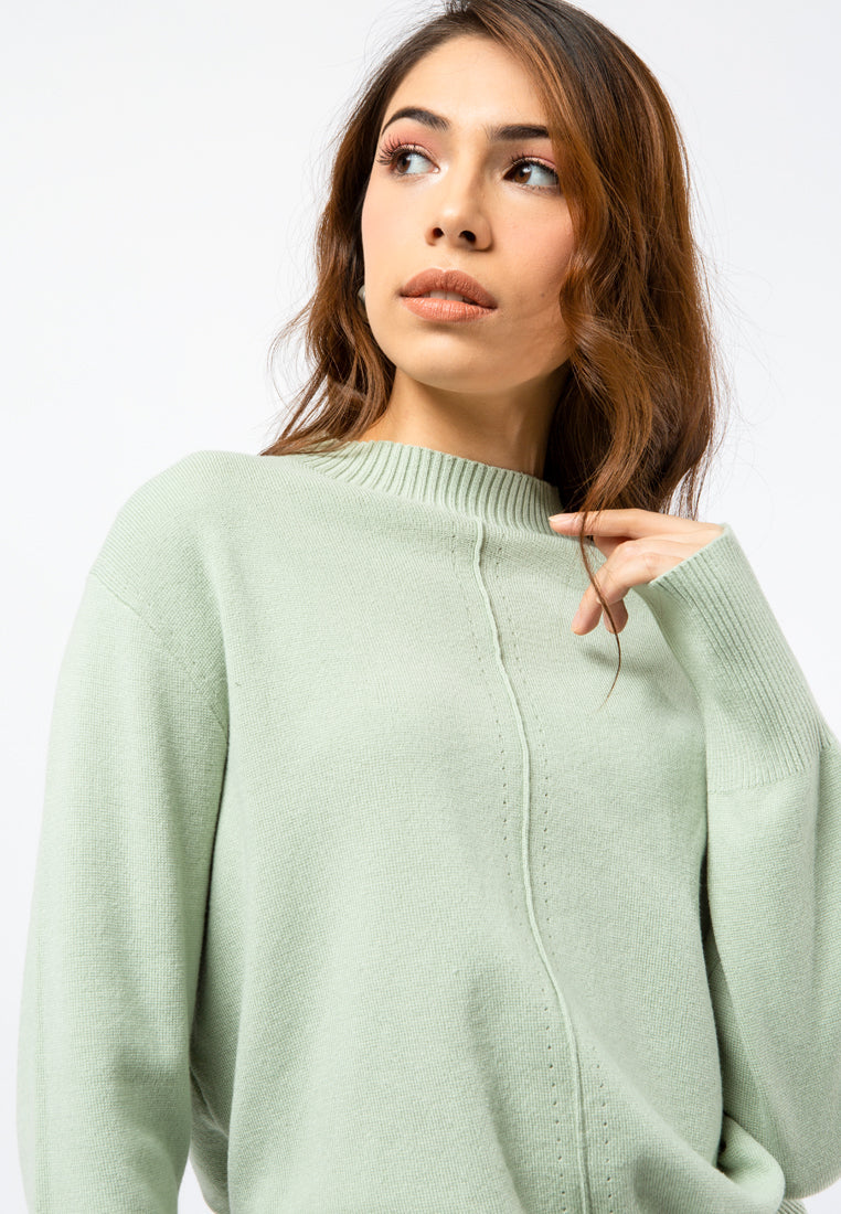 Loose Sweater with Piping Details