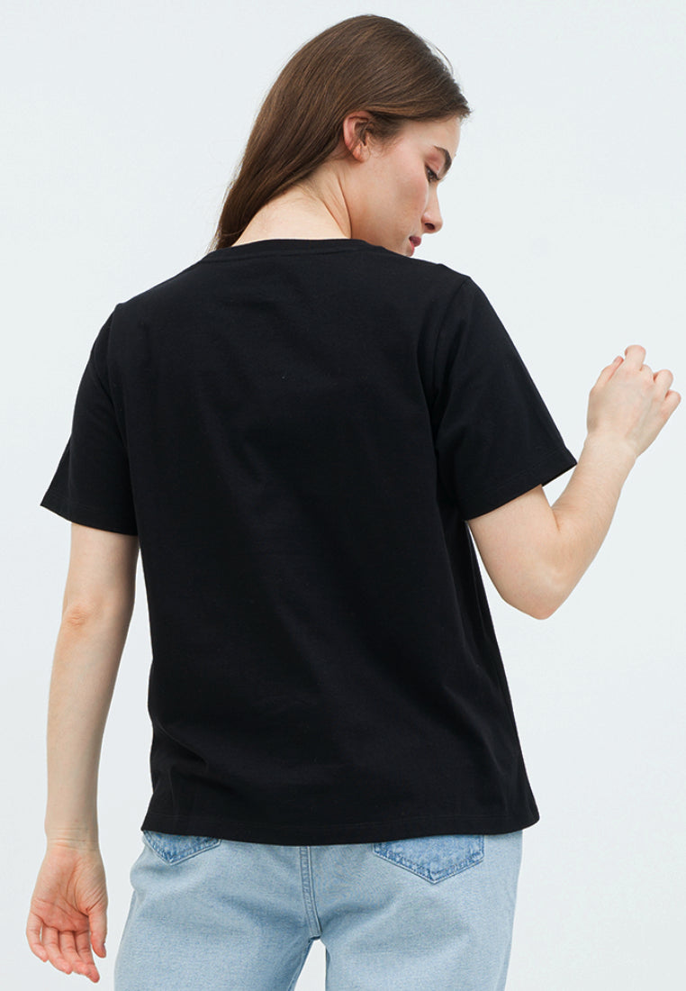 Round Neck Graphic T-shirt