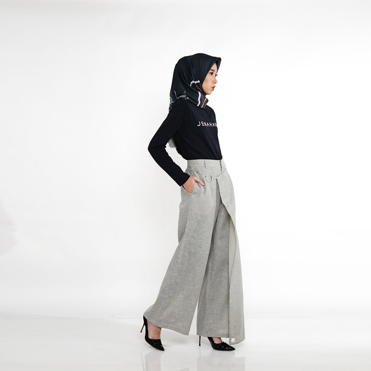 Palazzo Assimetrical Layer Lt Grey