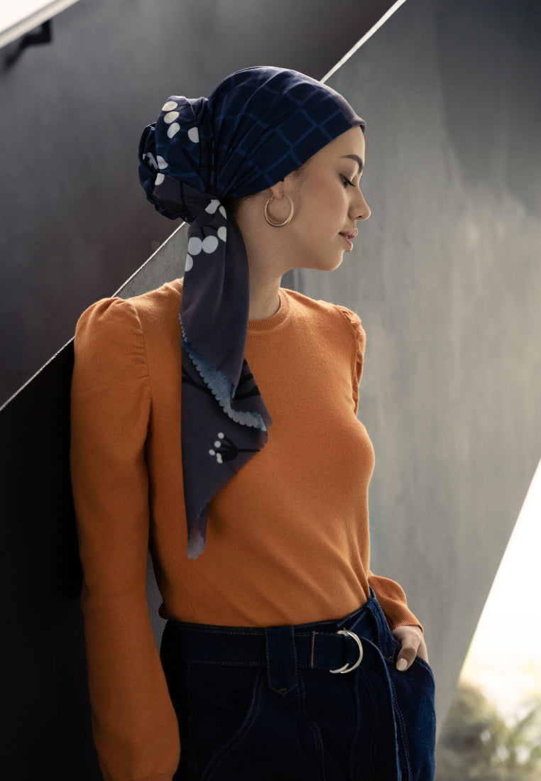 Fitted Sweater with Puffy Shoulder