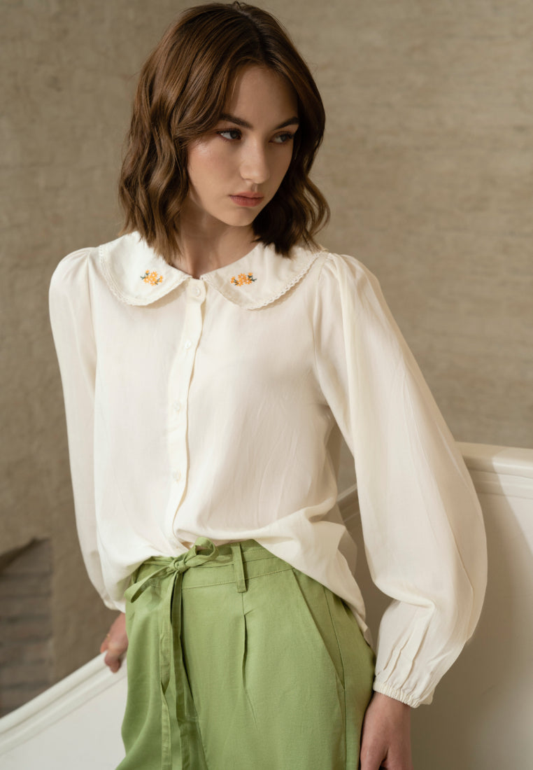 Embroidered Round Collar Loose Blouse