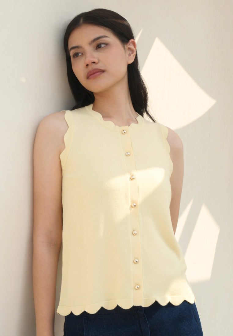 Scalloped Hem Sleeveless Knit Top