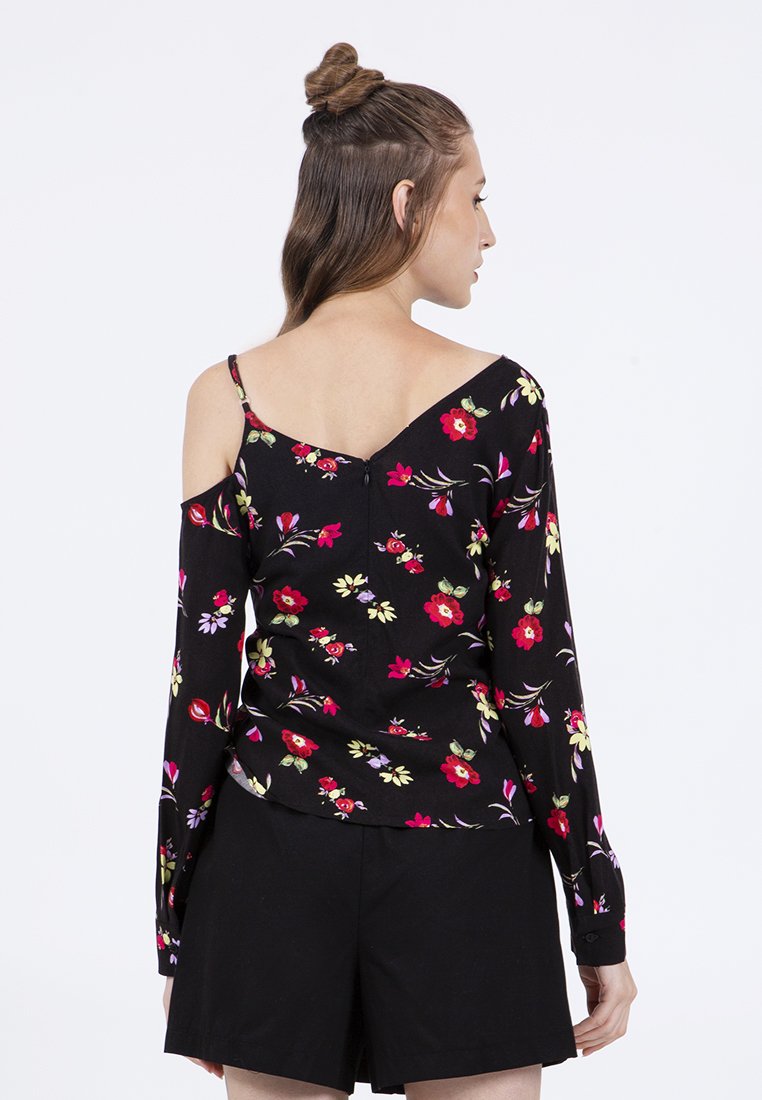 Long Sleeves Blouse