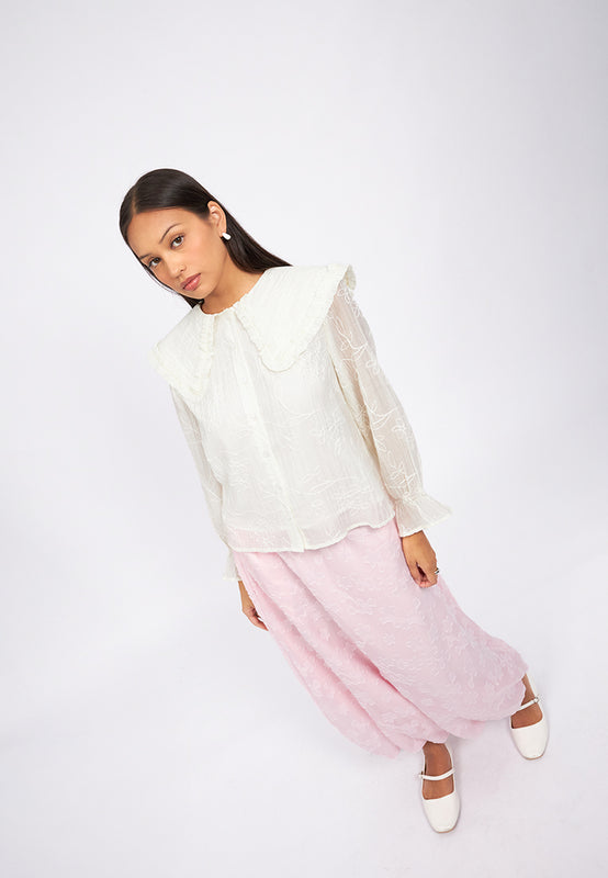 Wide Collar Blouse with Elastic Sleeve