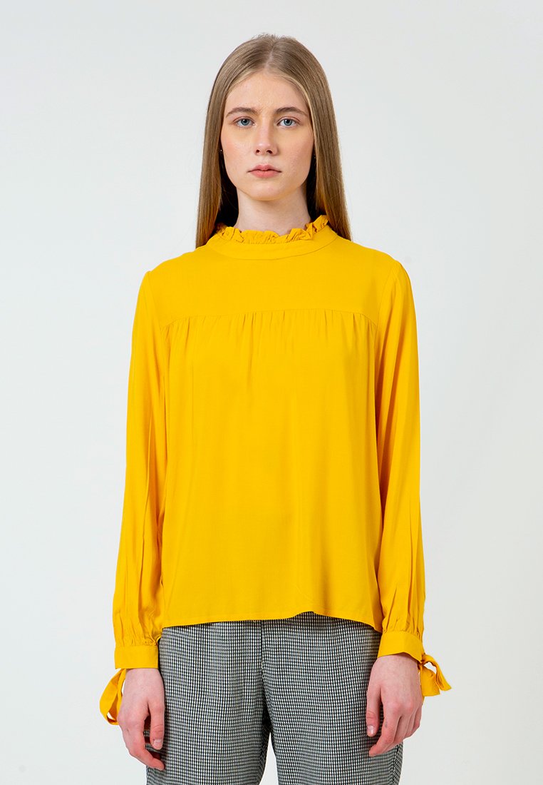 Ruffle Long Sleeve Blouse