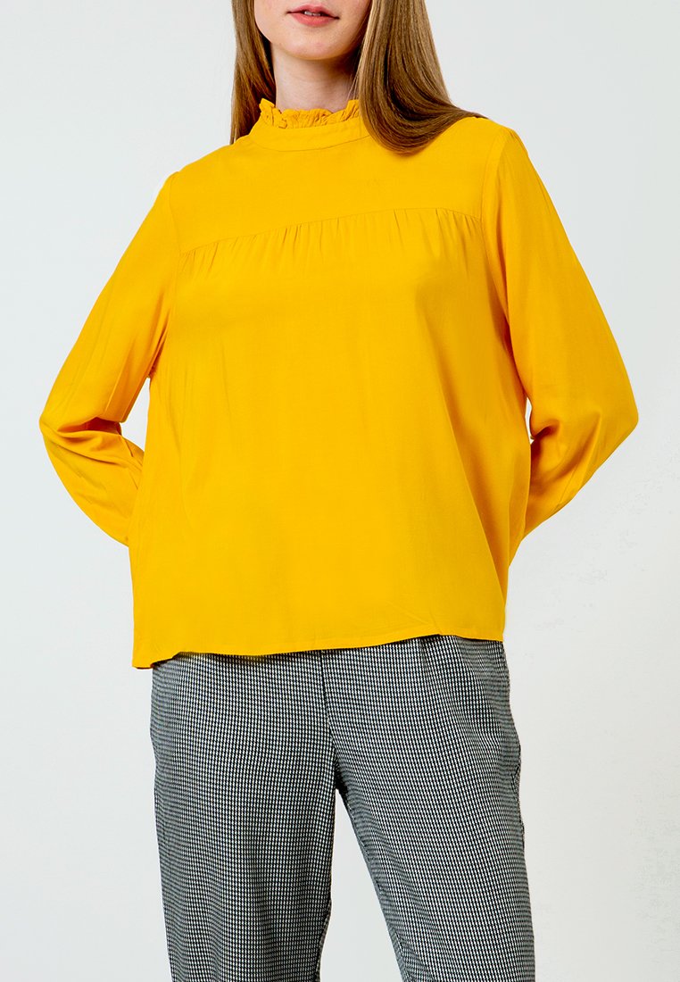 Ruffle Long Sleeve Blouse