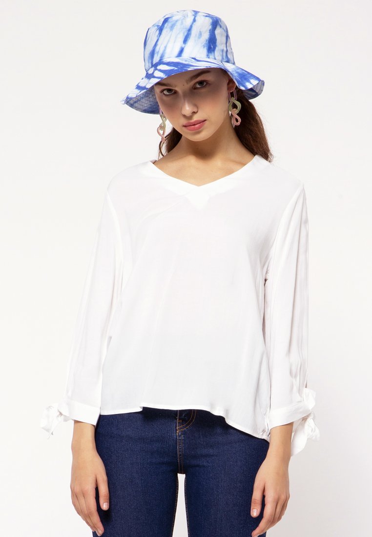 Blouse with Ribbon Details