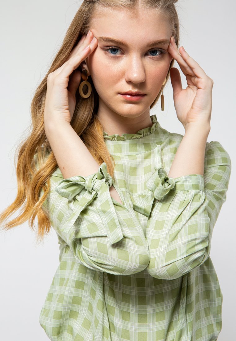 Ruffle Blouse Long Sleeves