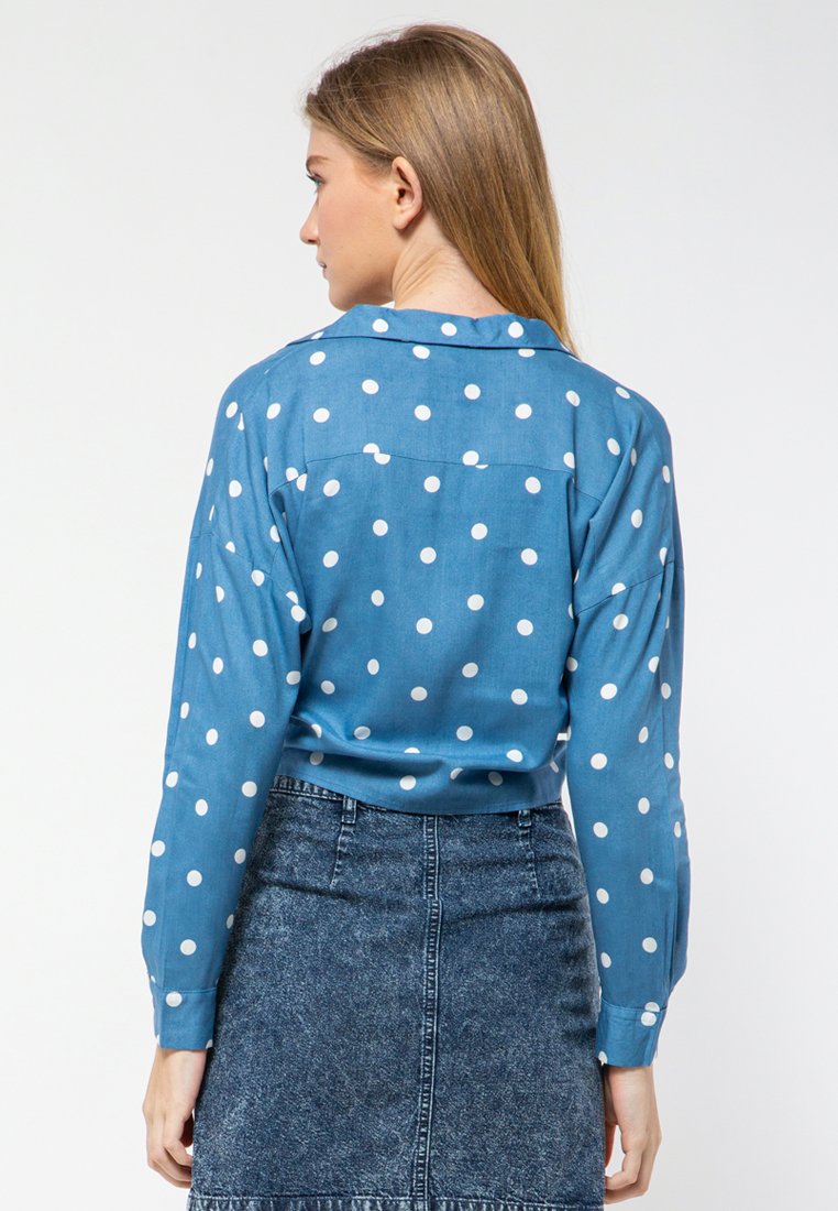 Front Knot Shirt