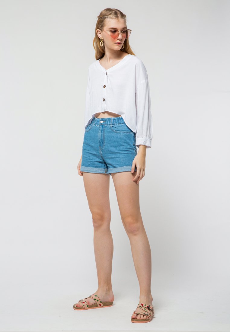 Horn Button V Neck Shirt