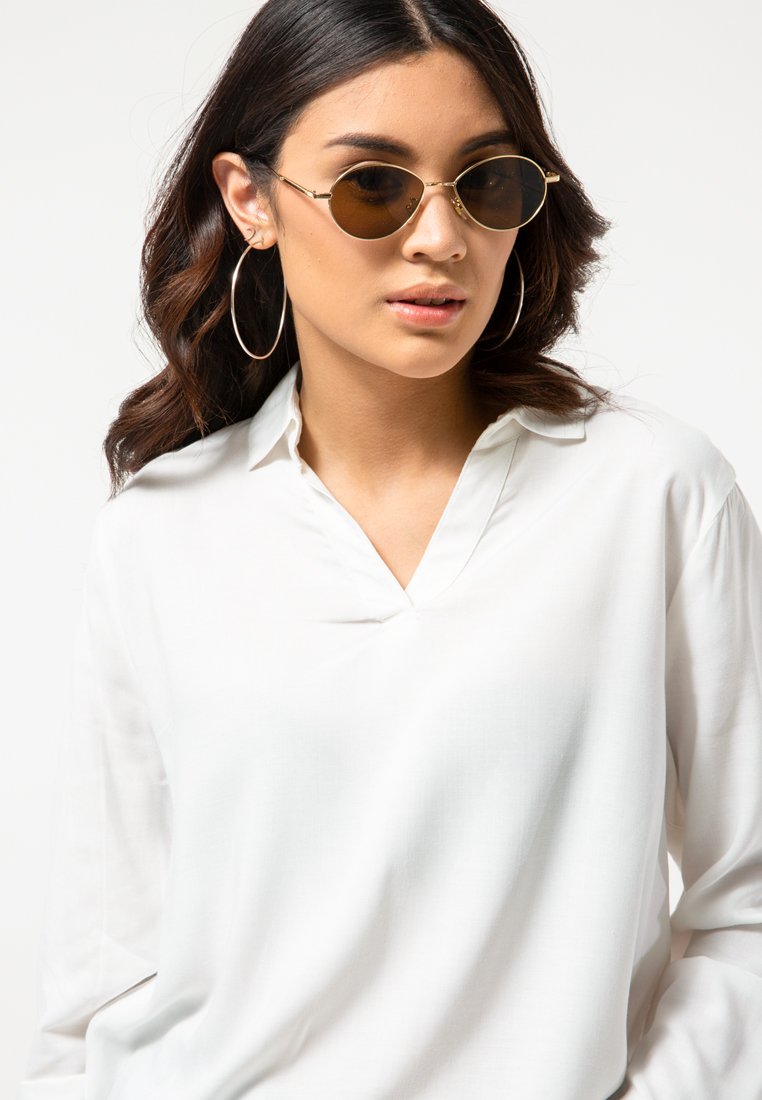 Off White V-Neck Blouse