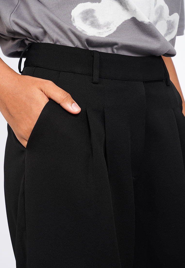 Pleated Bermuda Shorts