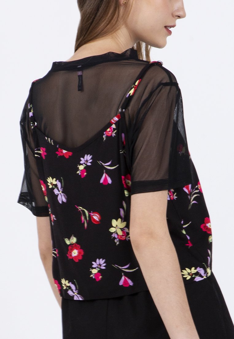 Short Sleeves Blouse