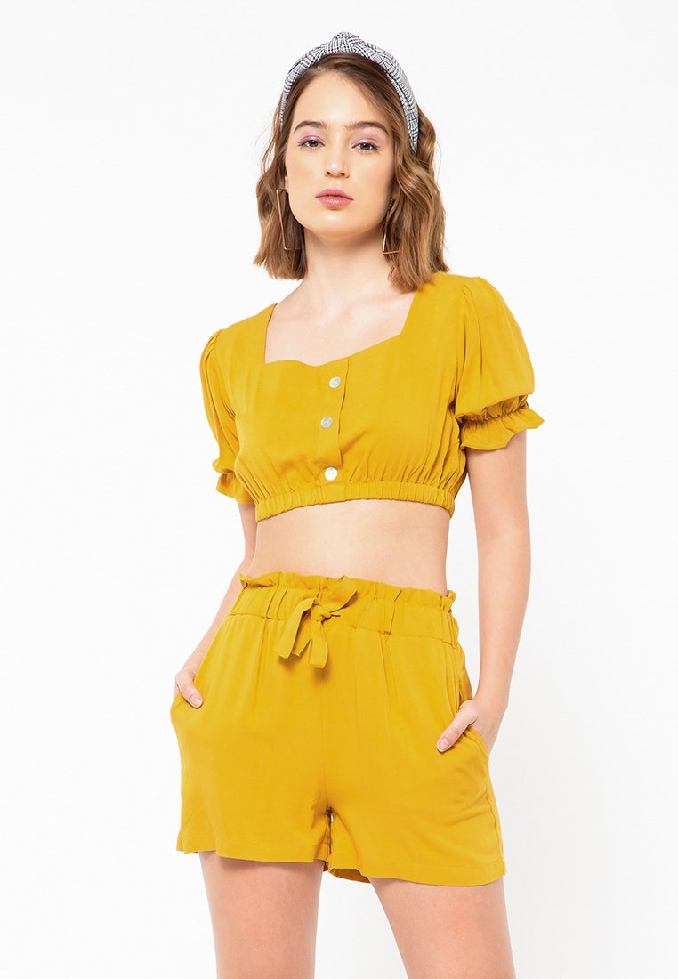Crop Blouse with Ballon Sleeve