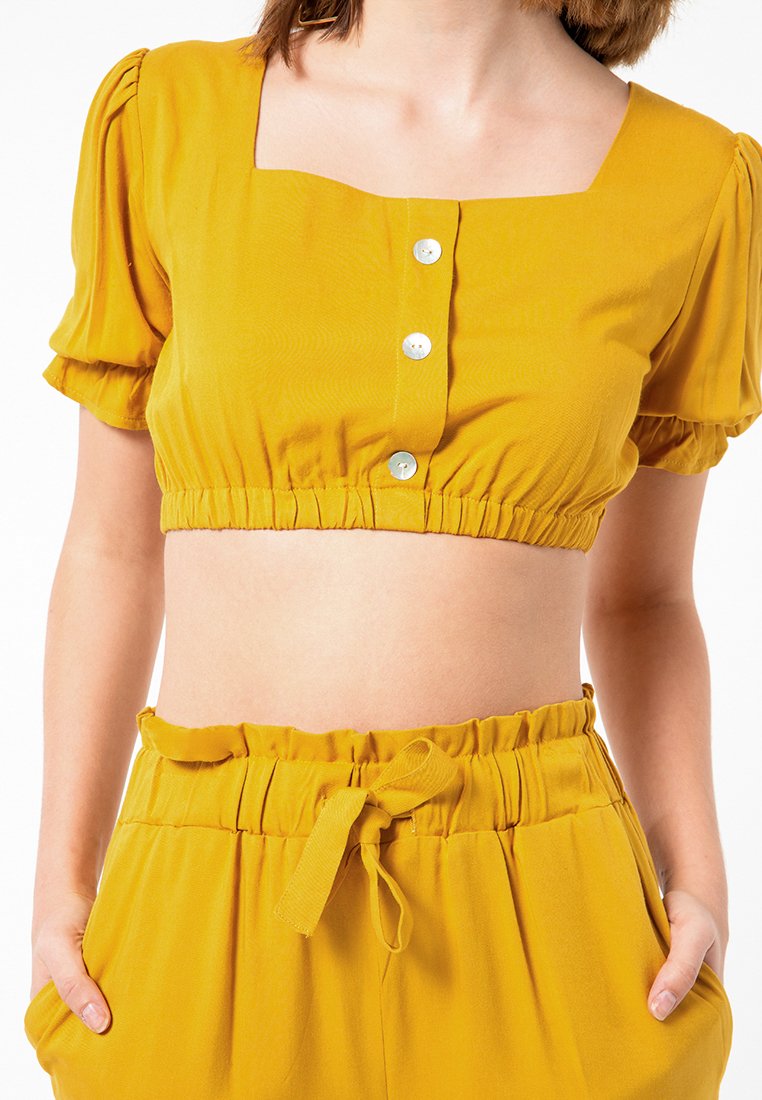 Crop Blouse with Ballon Sleeve