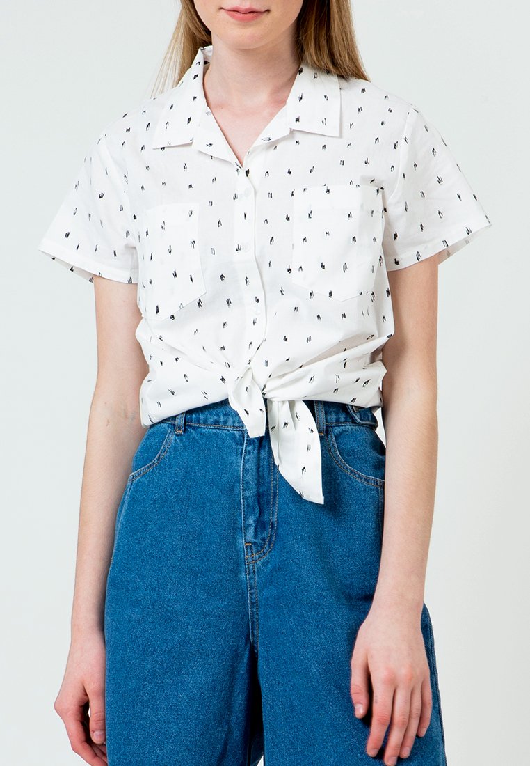 Off White Printed Basic Short Sleeve