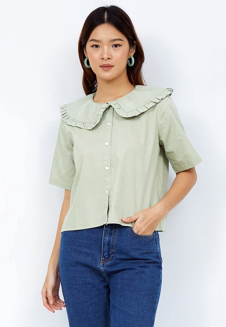 Blouse with Ruffle Collar