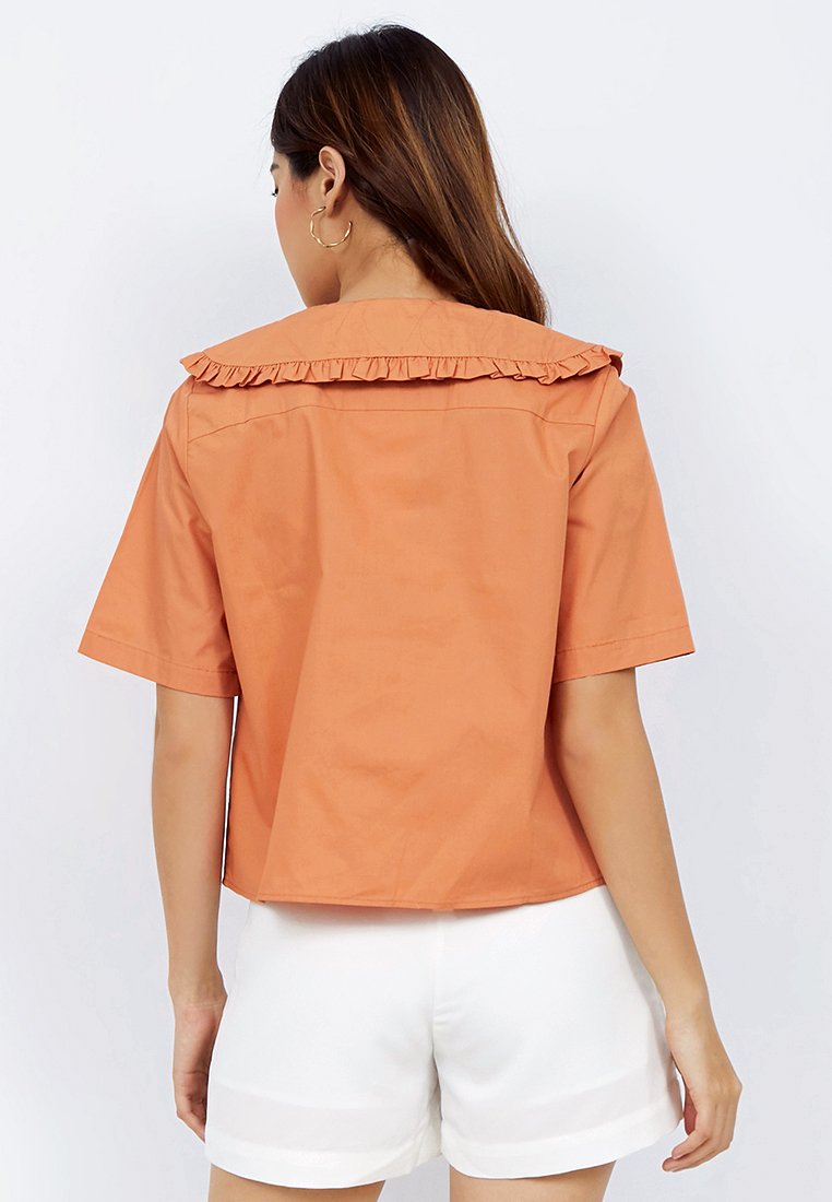 Blouse with Ruffle Collar