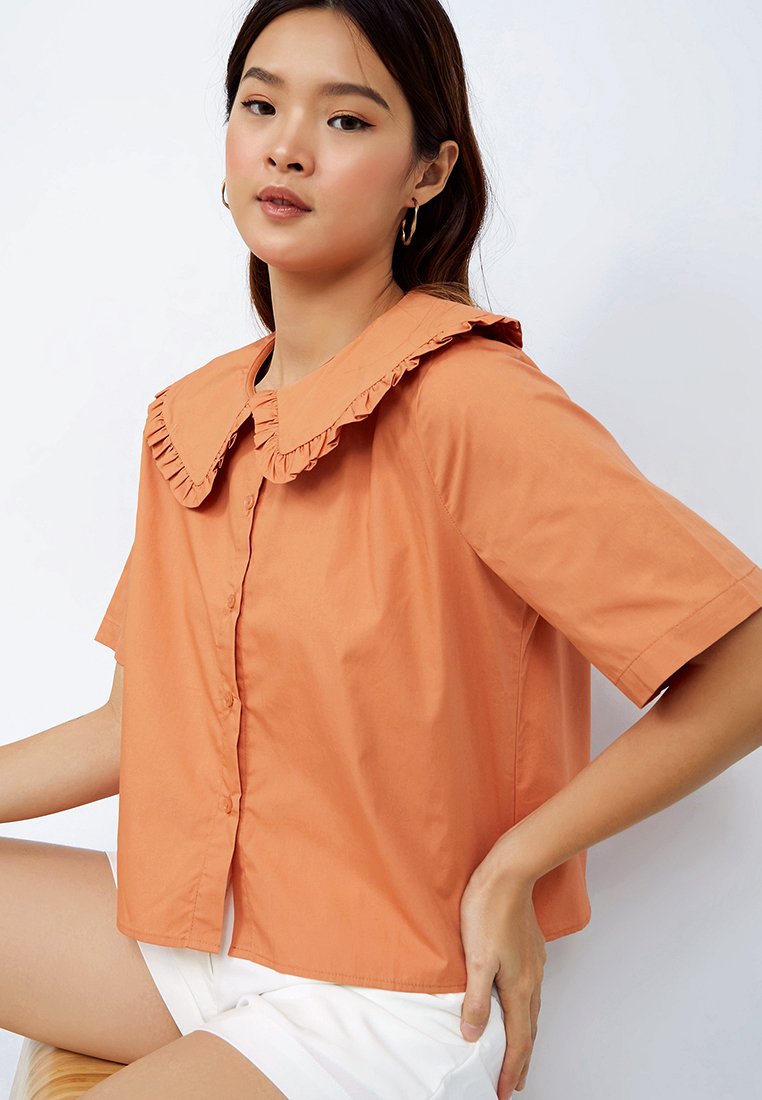 Blouse with Ruffle Collar